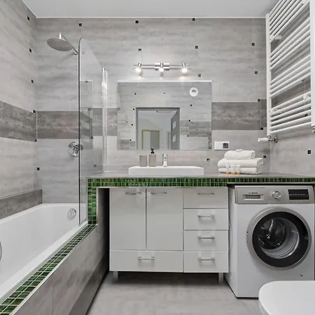Pastel & Floral With Parking In By Renters 아파트 브로츠와프
