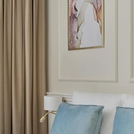 Pastel & Floral With Parking In By Renters 아파트 브로츠와프