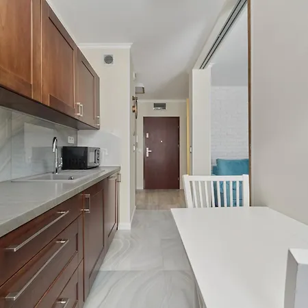Pastel & Floral With Parking In By Renters 아파트
